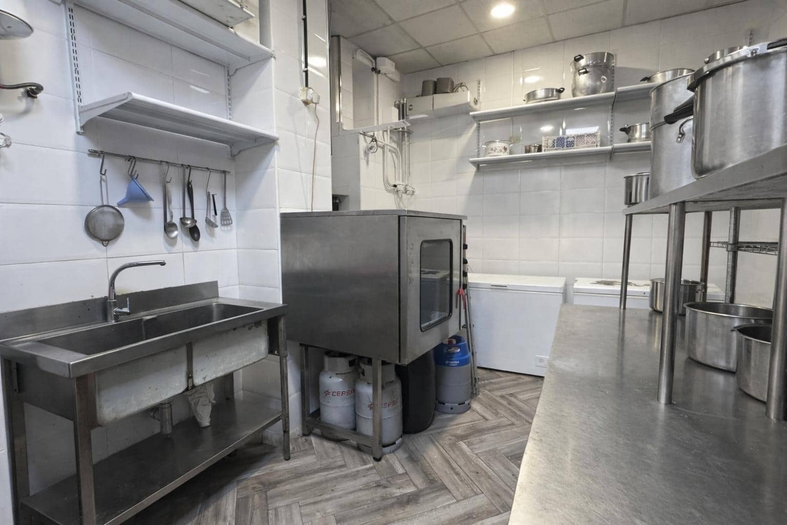 Commercial for rent in Malaga city - € 765 (Ref: 9677642)