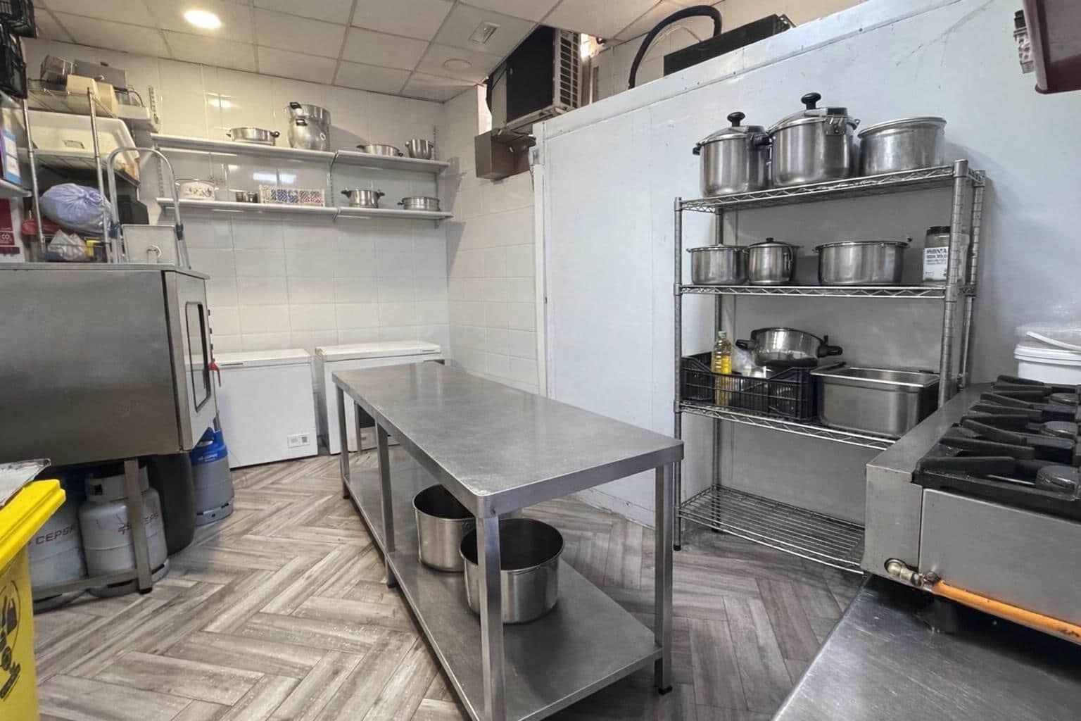 Commercial for rent in Malaga city - € 765 (Ref: 9677642)