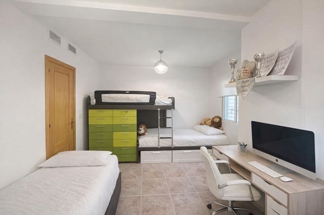 3 bedroom Terraced Villa for sale in Málaga city - € 340,000 (Ref: 9680015)