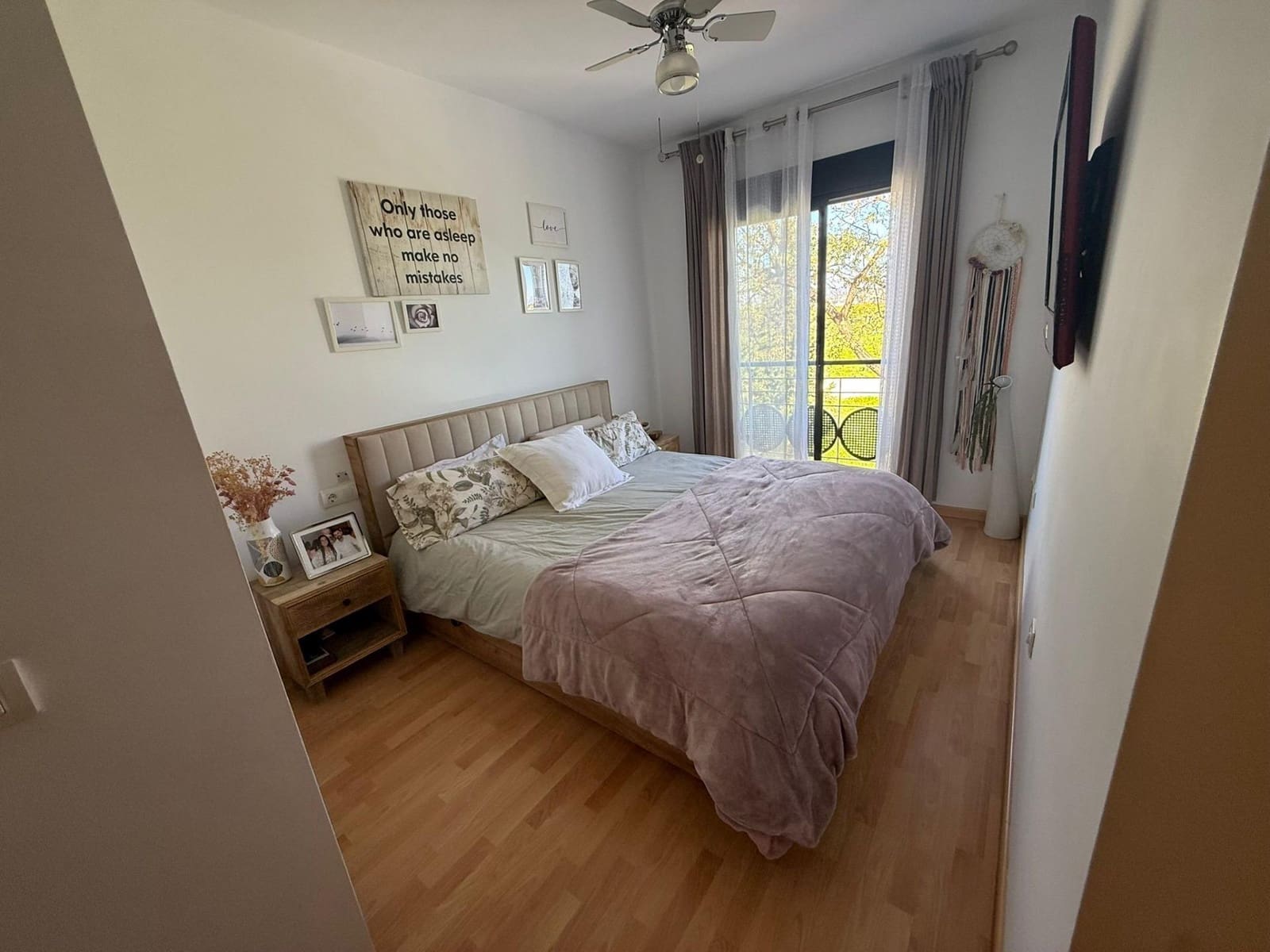 4 soverom Rekkehus til leie i Malaga by med svømmebasseng garasje - € 1 800 (Ref: 9696316)