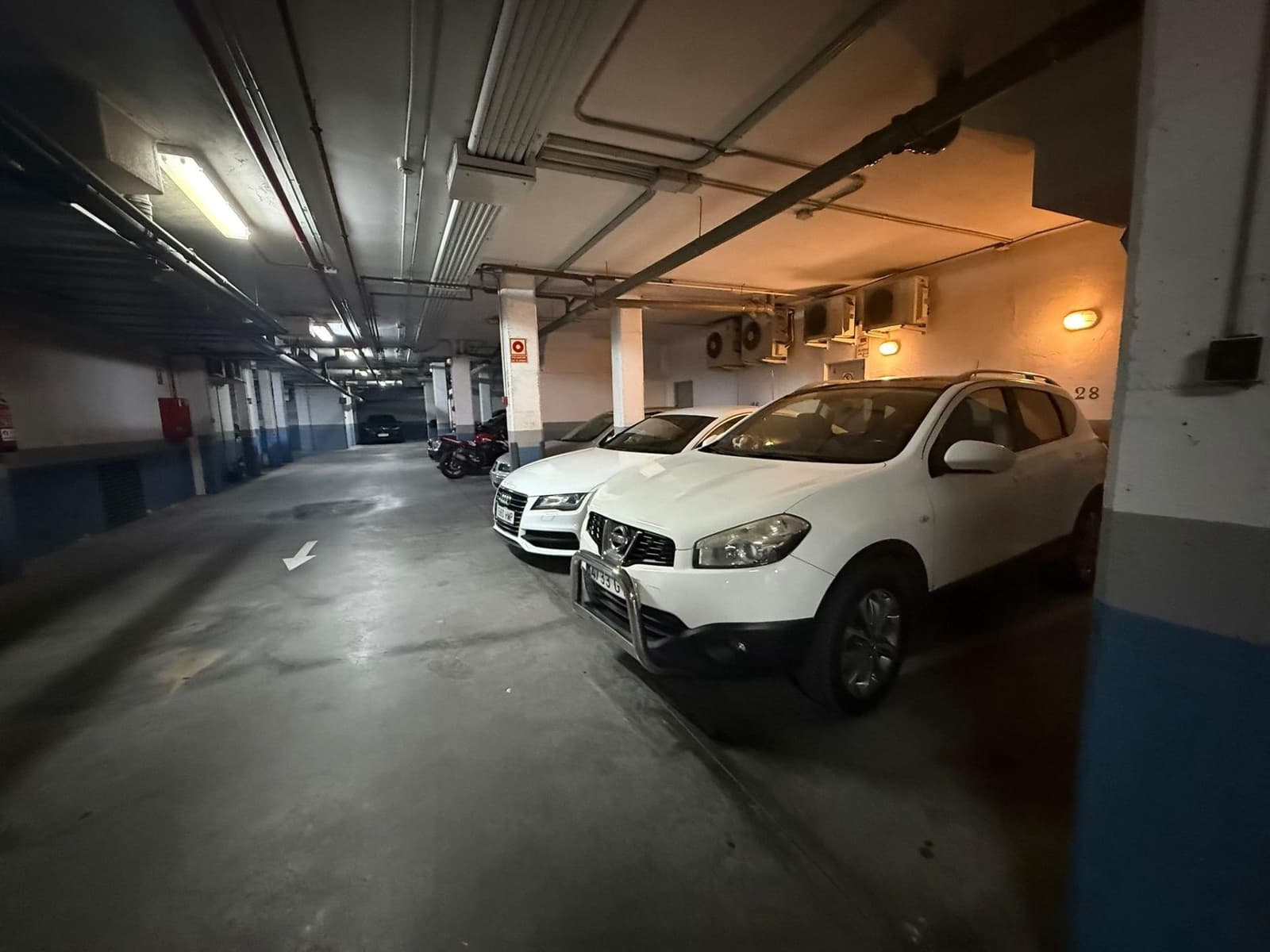 4 soverom Rekkehus til leie i Malaga by med svømmebasseng garasje - € 1 800 (Ref: 9696316)