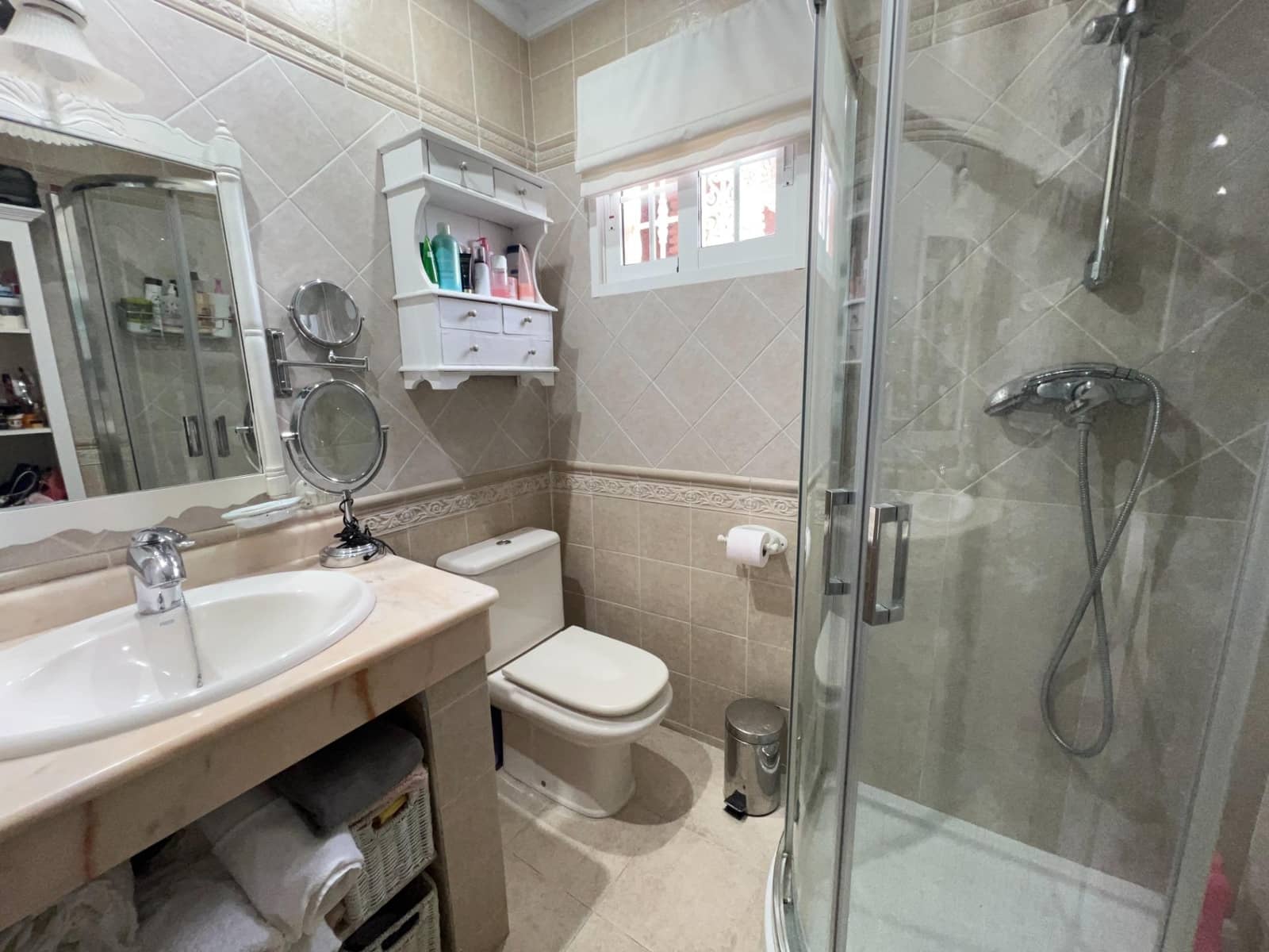 3 makuuhuone Huvila myytävänä paikassa Alhaurin de la Torre mukana uima-altaan - 985 000 € (Ref: 9715132)