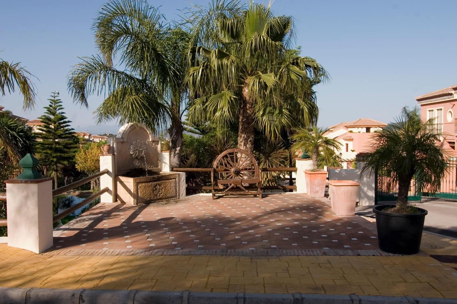 3 bedroom Semi-detached Villa for sale in Coin with pool garage - € 420,000 (Ref: 9720205)