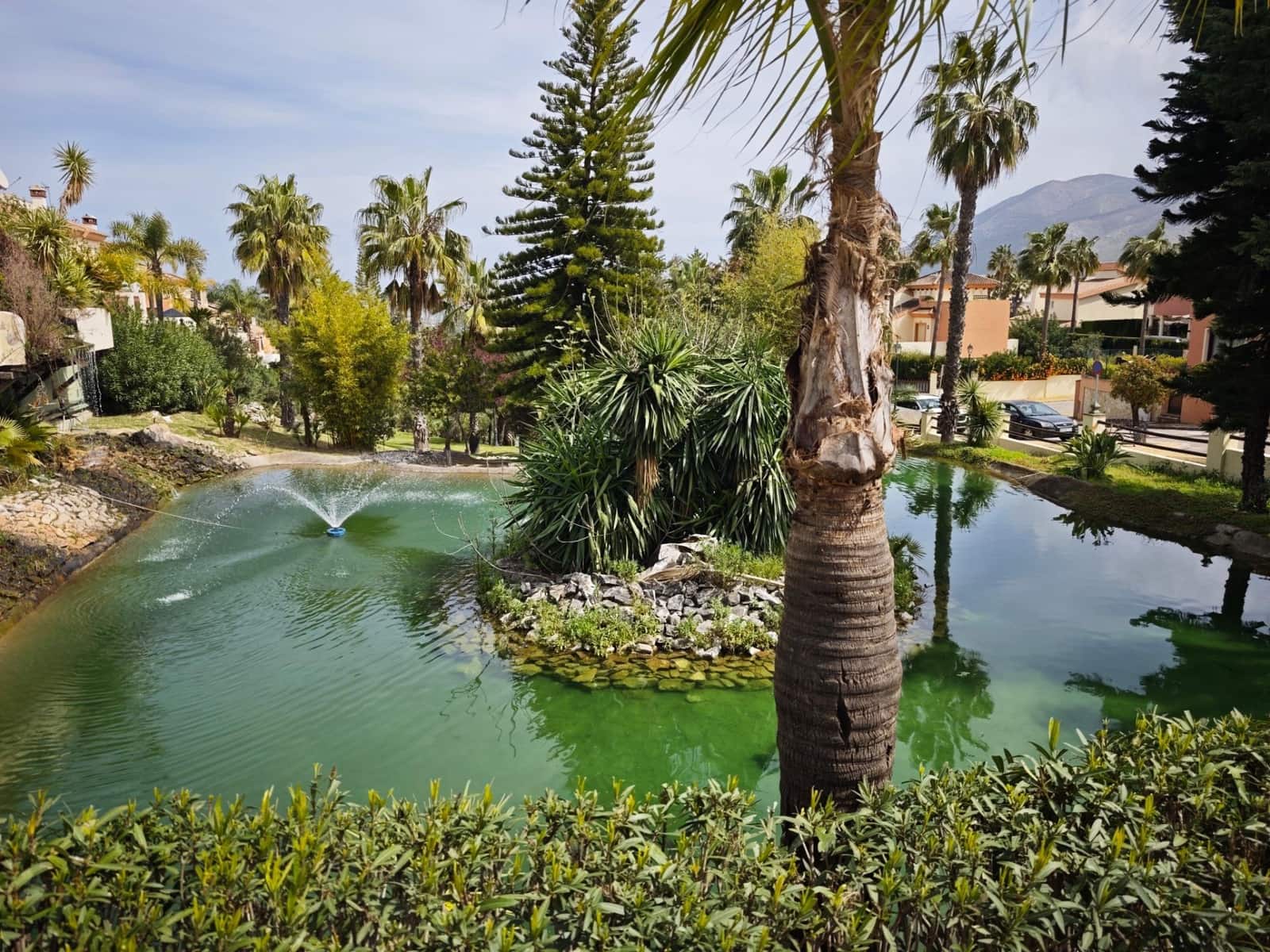 3 bedroom Semi-detached Villa for sale in Coin with pool garage - € 420,000 (Ref: 9720205)