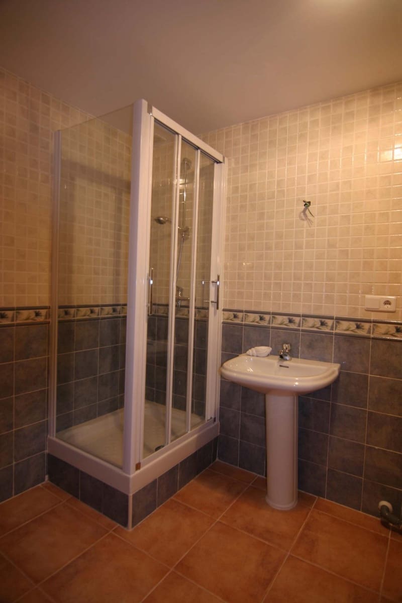 5 bedroom Semi-detached Villa for sale in Coin with pool garage - € 420,000 (Ref: 9720205)