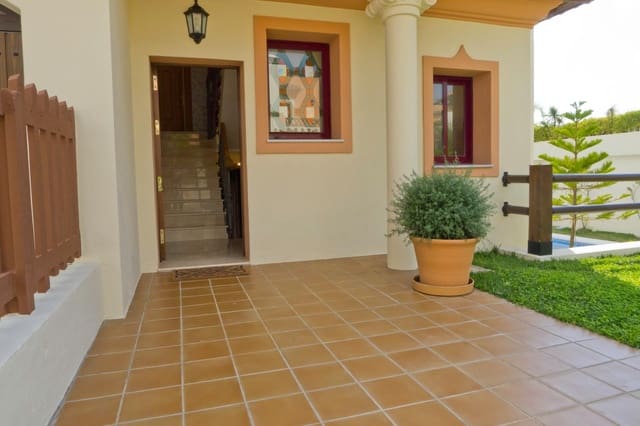 Pareado de 5 habitaciones en Coín en venta con piscina garaje - 420.000 € (Ref: 9720205)