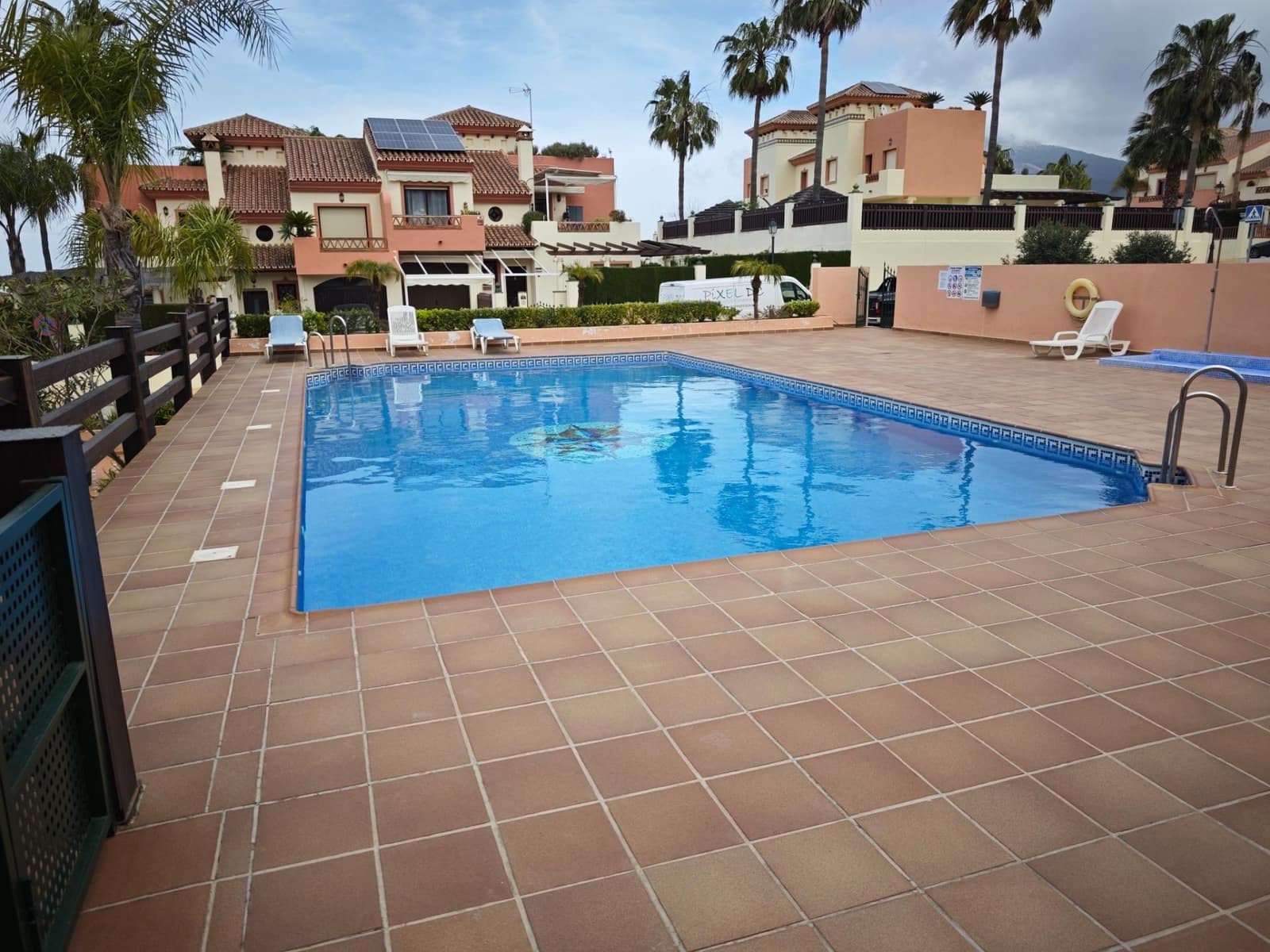 5 bedroom Semi-detached Villa for sale in Coin with pool garage - € 420,000 (Ref: 9720205)