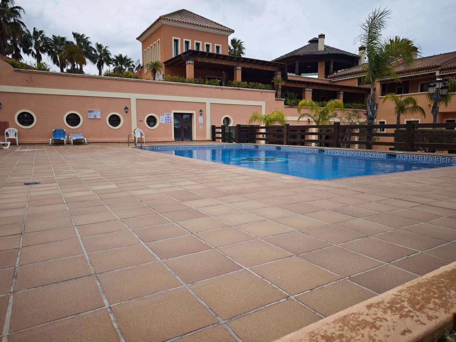 5 bedroom Semi-detached Villa for sale in Coin with pool garage - € 420,000 (Ref: 9720205)