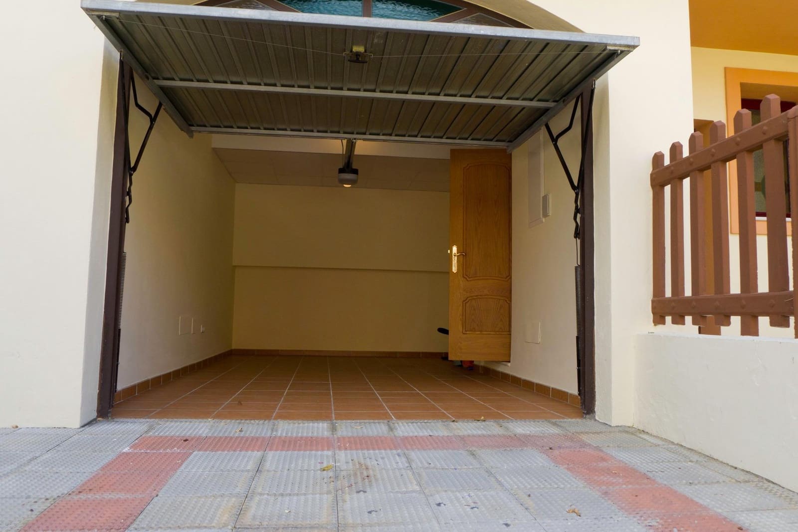 5 soveværelse Semi-Rækkehus til salg i Coin med swimmingpool garage - € 420.000 (Ref: 9720205)