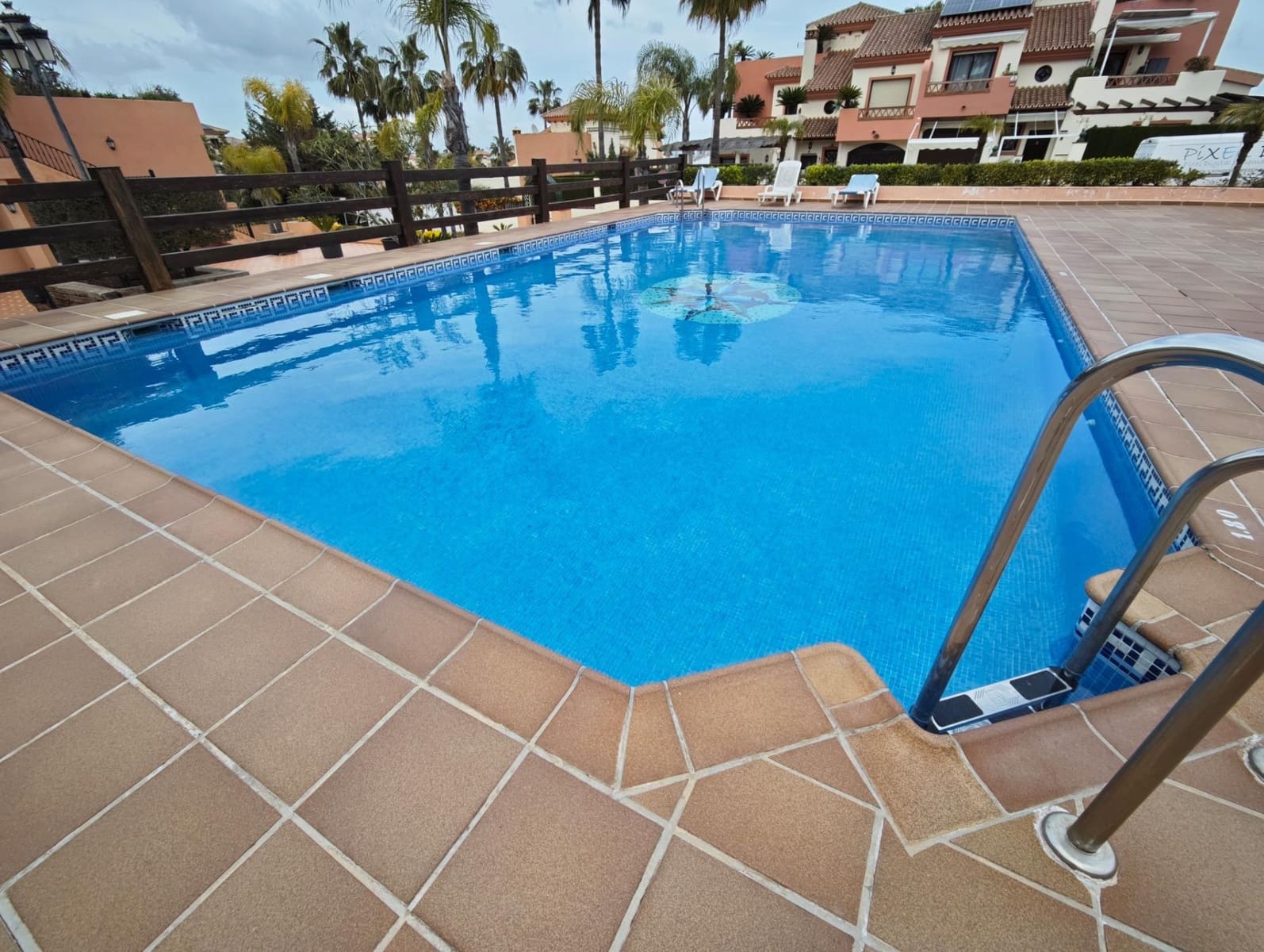 5 soveværelse Semi-Rækkehus til salg i Coin med swimmingpool garage - € 420.000 (Ref: 9720205)