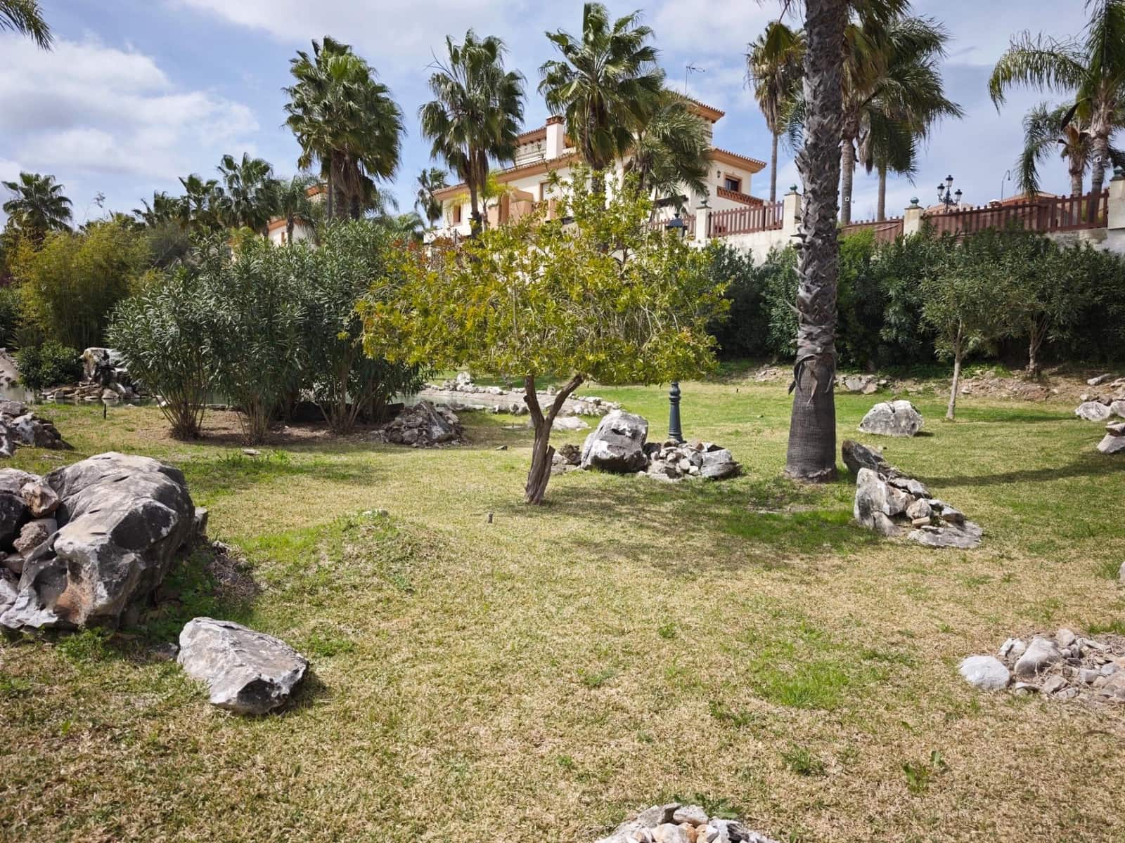 5 soveværelse Semi-Rækkehus til salg i Coin med swimmingpool garage - € 420.000 (Ref: 9720205)