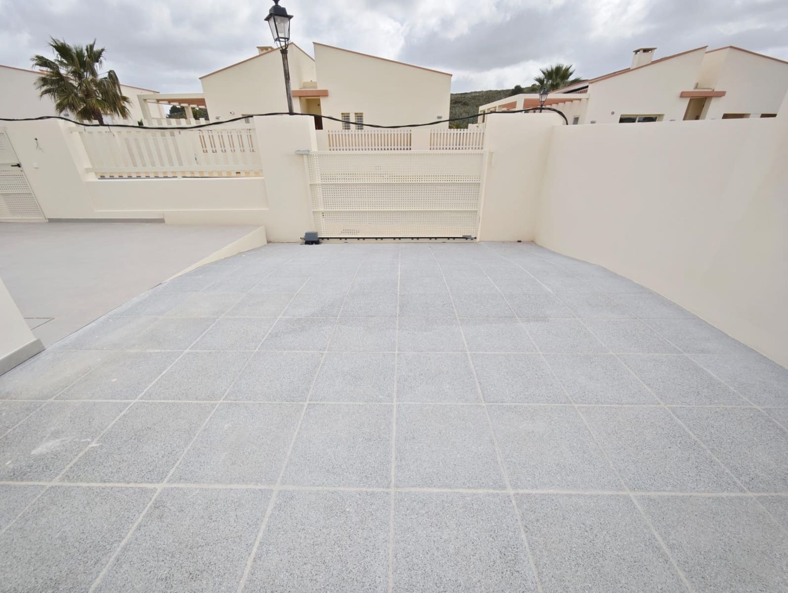 3 quarto Moradia Geminada para venda em Coin com piscina - 439 950 € (Ref: 9721911)