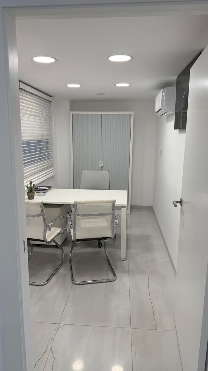 6 sovrum Kommersiell till salu i Algeciras - 295 000 € (Ref: 9726855)