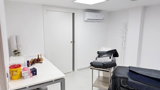 6 sovrum Kommersiell till salu i Algeciras - 295 000 € (Ref: 9726855)