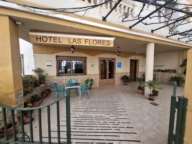 30 soveværelse Hotel til salg i Tolox med garage - € 890.000 (Ref: 9735819)