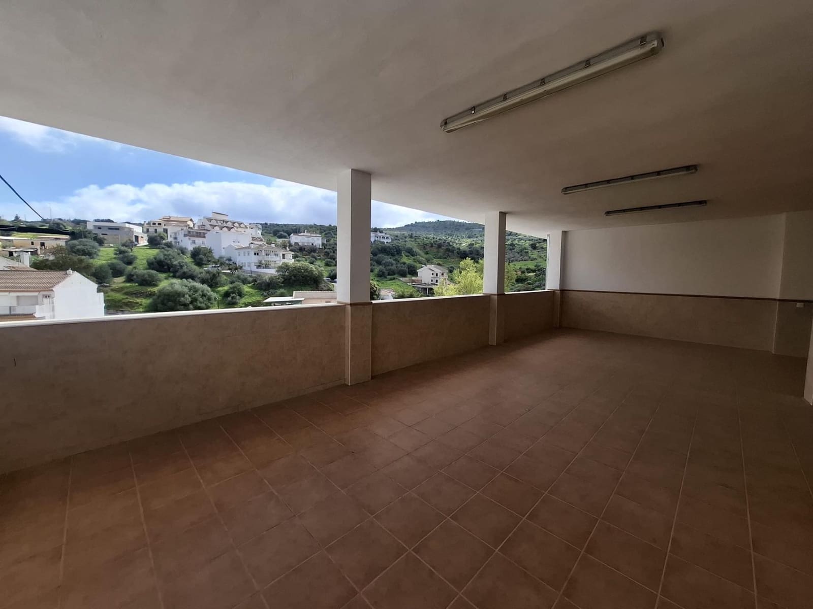 30 soveværelse Hotel til salg i Tolox med garage - € 890.000 (Ref: 9735819)