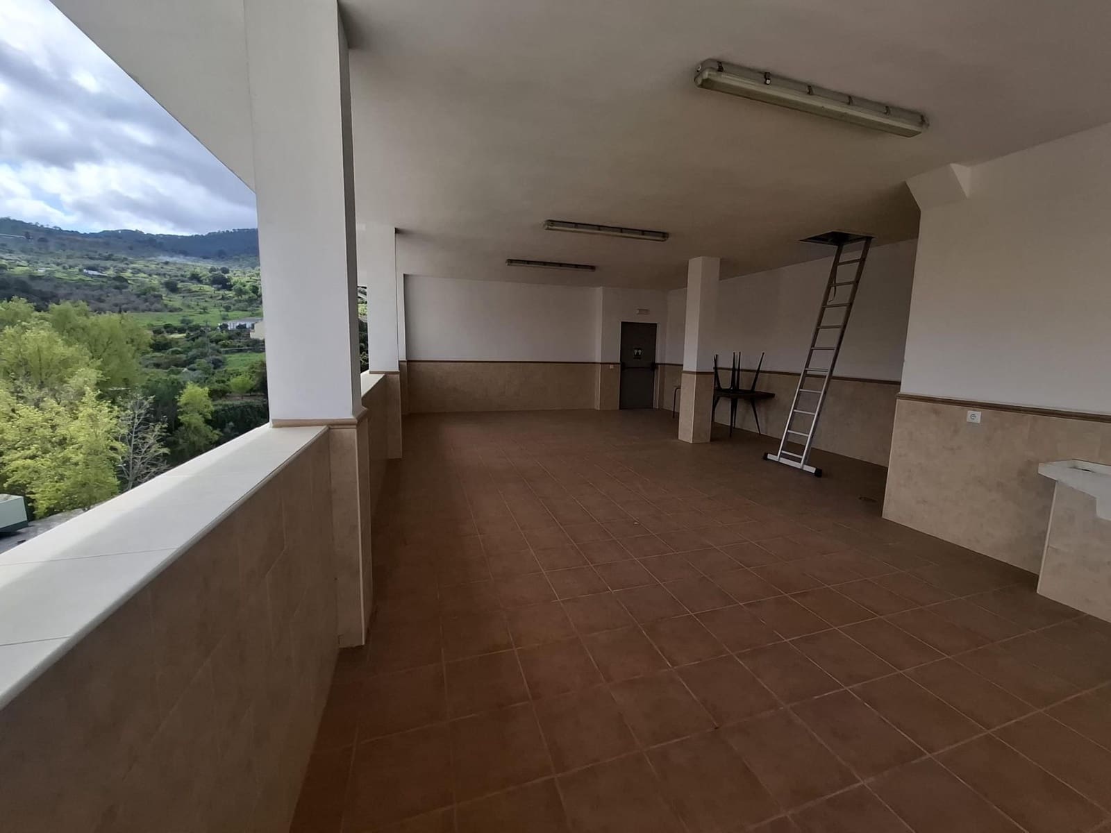 30 soveværelse Hotel til salg i Tolox med garage - € 890.000 (Ref: 9735819)