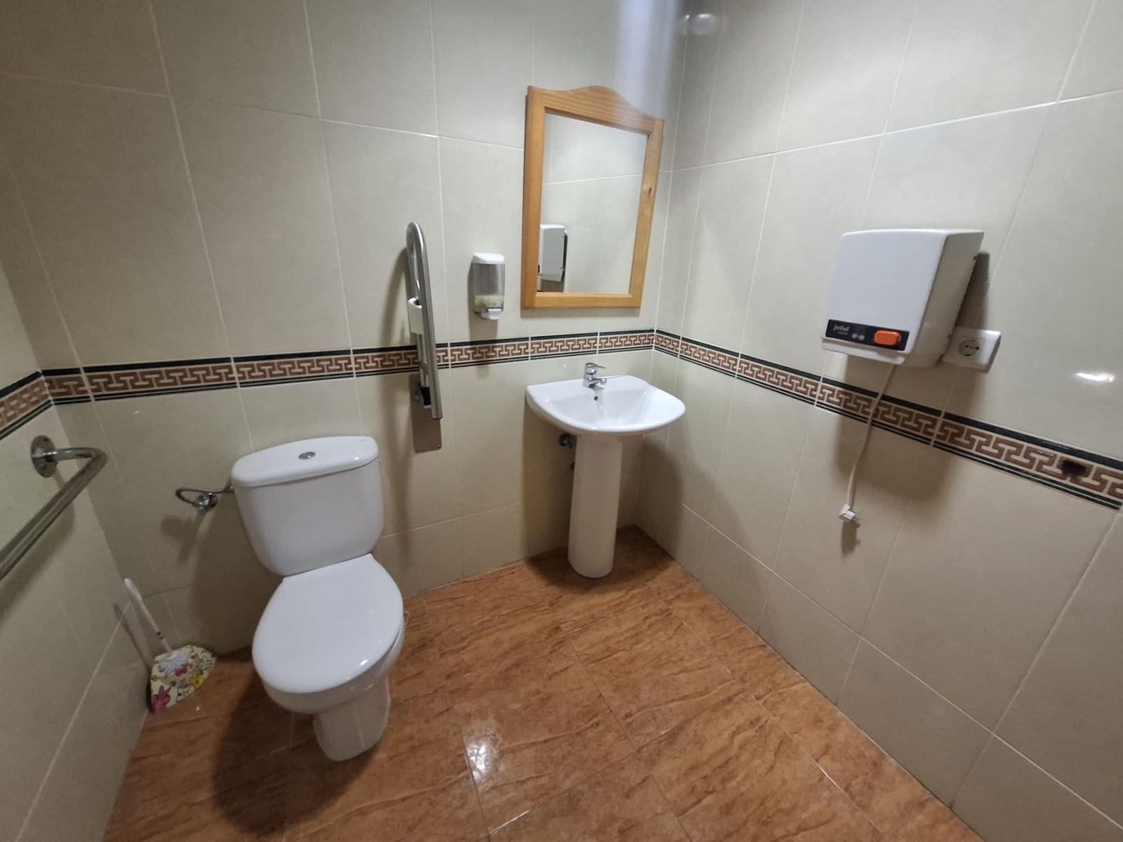 30 soveværelse Hotel til salg i Tolox med garage - € 890.000 (Ref: 9735819)