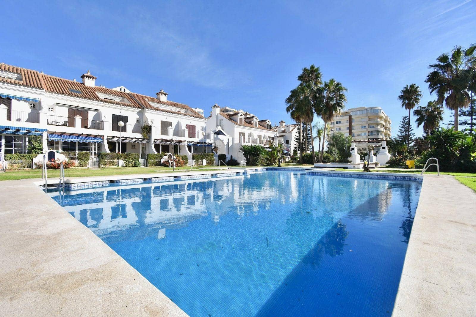 4 slaapkamer Penthouse te koop in Fuengirola met zwembad garage - € 1.275.000 (Ref: 9759177)