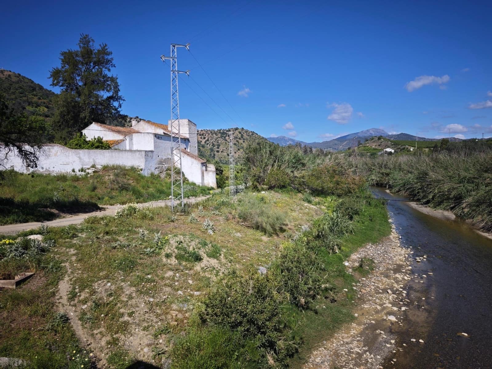 8 bedroom Finca/Country House for sale in Pizarra with garage - € 380,000 (Ref: 9787021)