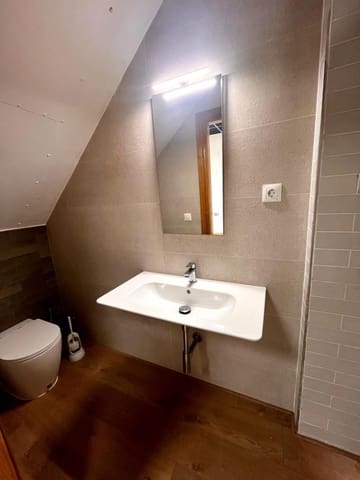 Kaupallinen vuokrattavana paikassa Cruz de Humilladero, Málaga kaupunki mukana 
autotalli - 1 200 € (Ref: 9787022)