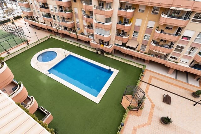3 sovrum Lägenhet till salu i Finca El Pato, Málaga stad med pool garage - 600 000 € (Ref: 9812323)