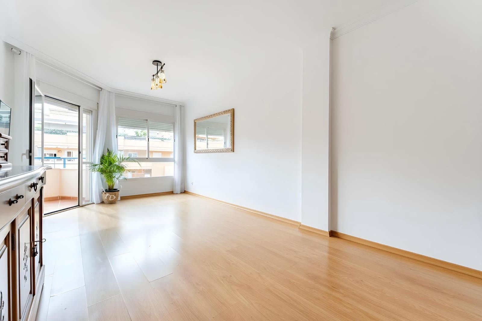 3 bedroom Apartment for sale in Malaga city with pool garage - € 600,000 (Ref: 9812323)