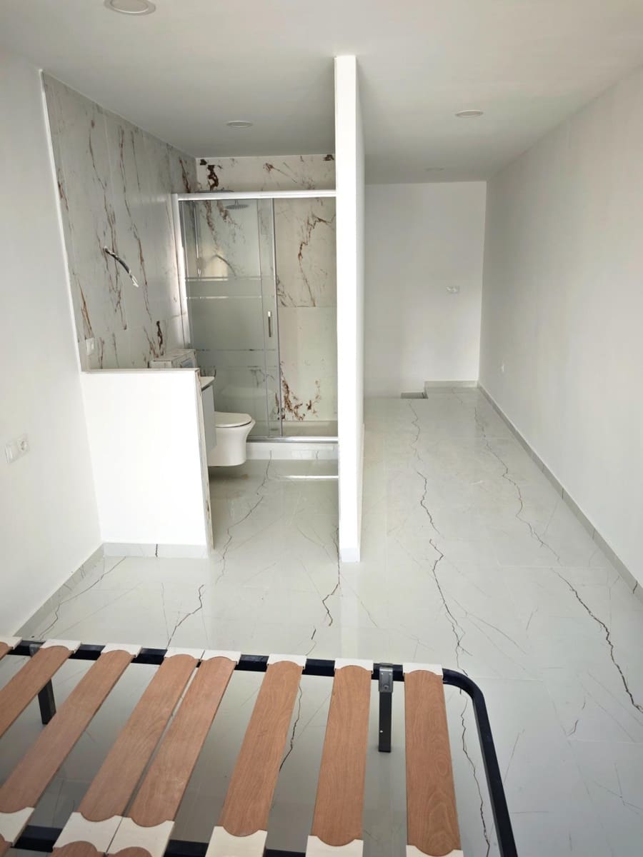 4 bedroom Apartment for sale in Alhaurin el Grande - € 295,000 (Ref: 9820407)