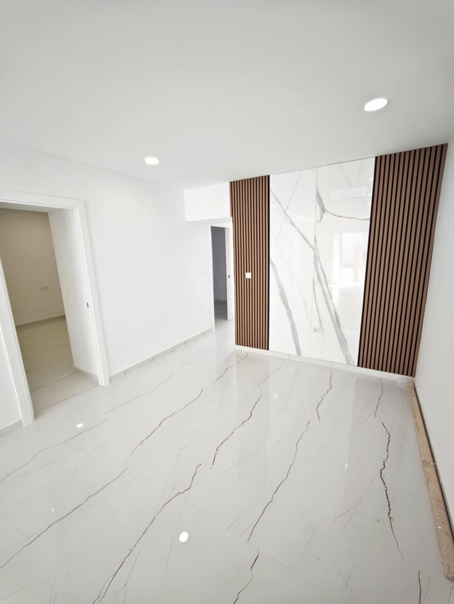 4 bedroom Apartment for sale in Alhaurin el Grande - € 295,000 (Ref: 9820407)