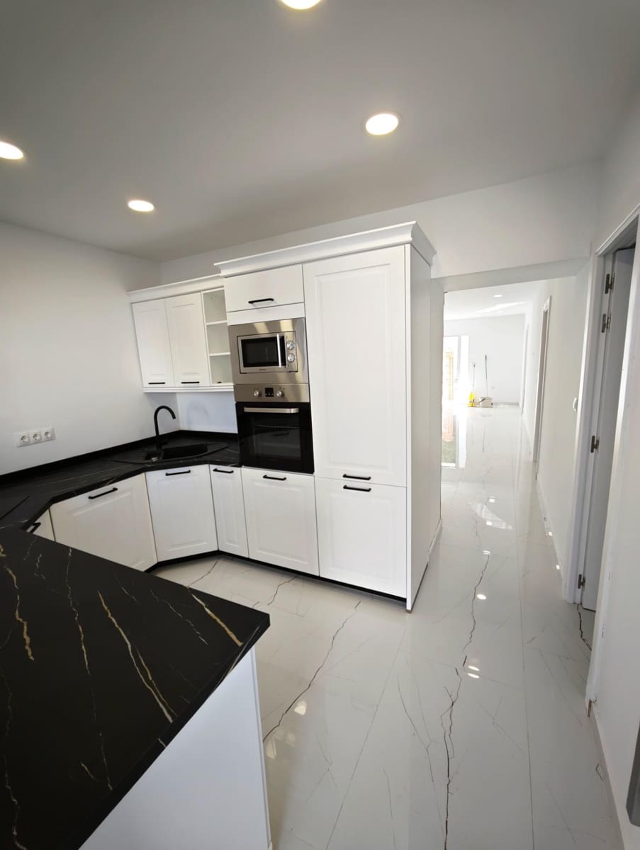 4 bedroom Apartment for sale in Alhaurin el Grande - € 295,000 (Ref: 9820407)