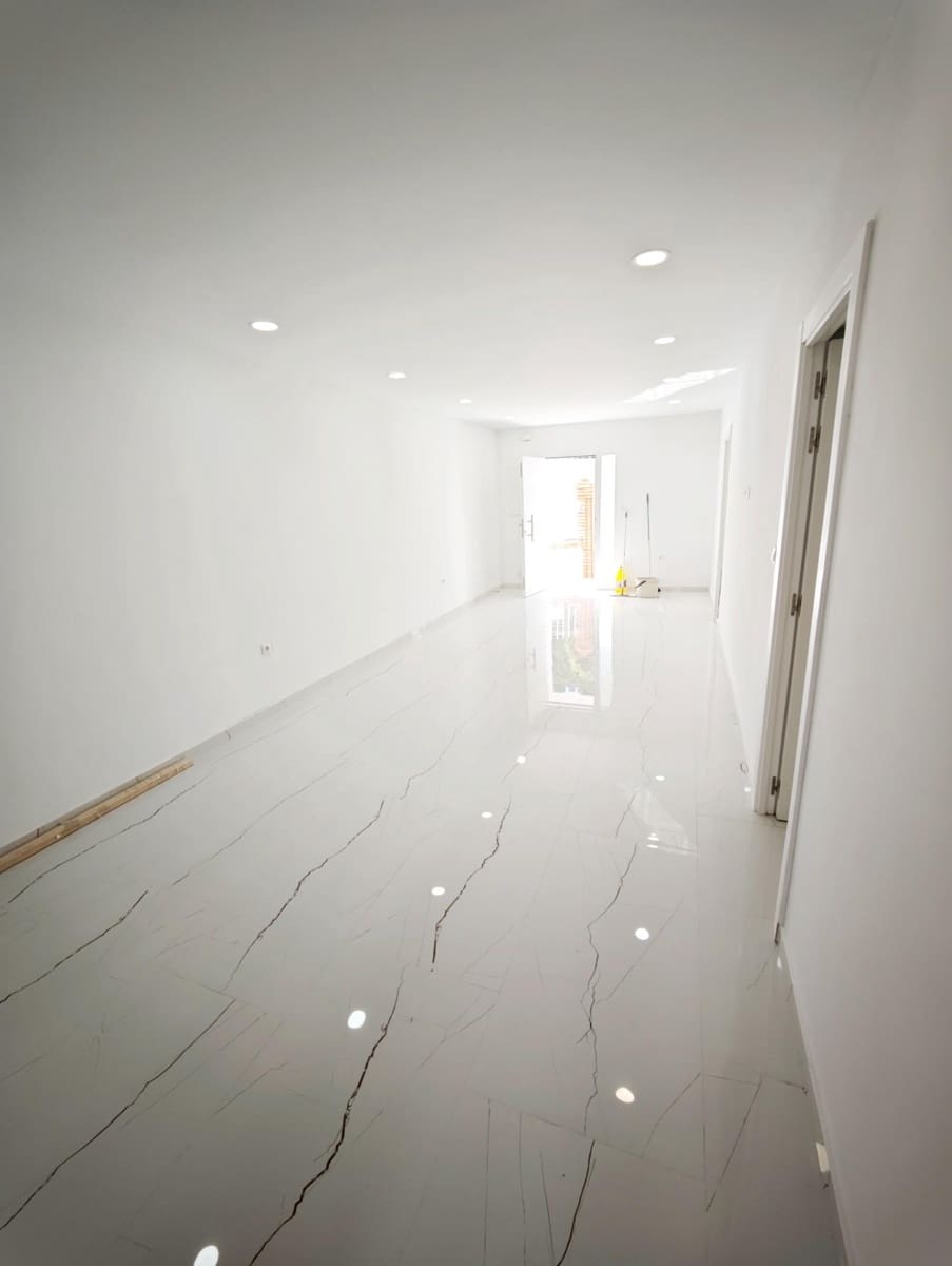 4 bedroom Apartment for sale in Alhaurin el Grande - € 295,000 (Ref: 9820407)