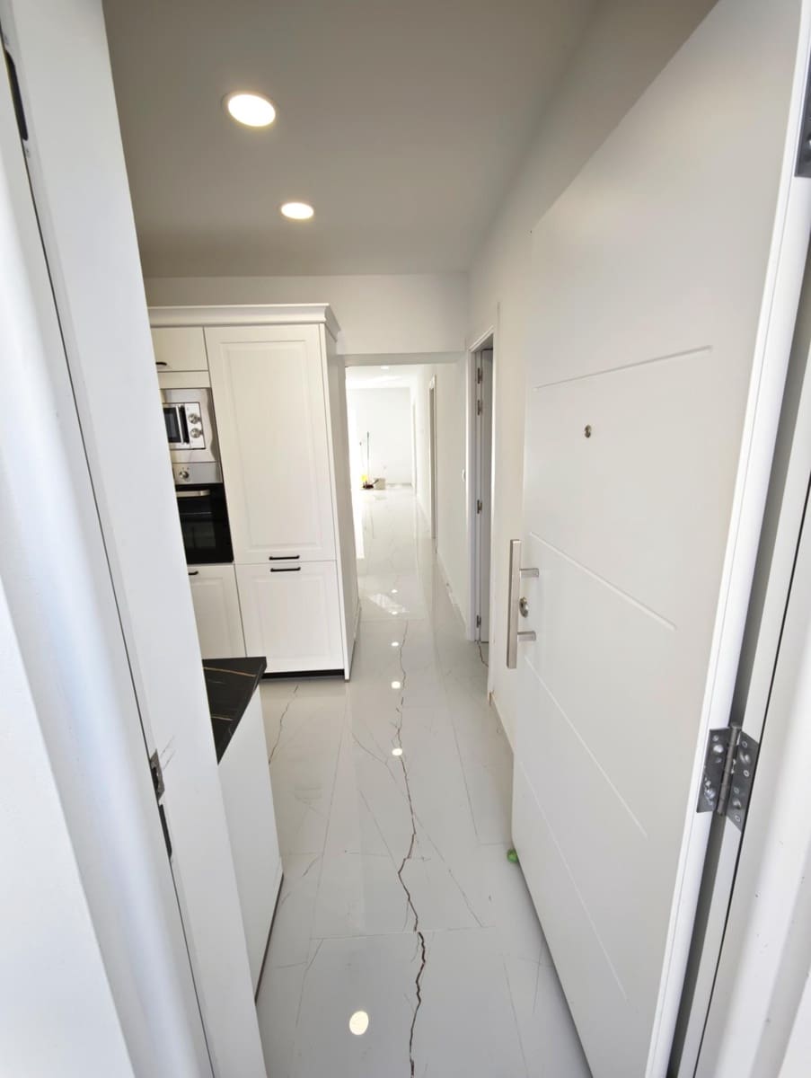 4 bedroom Apartment for sale in Alhaurin el Grande - € 295,000 (Ref: 9820407)