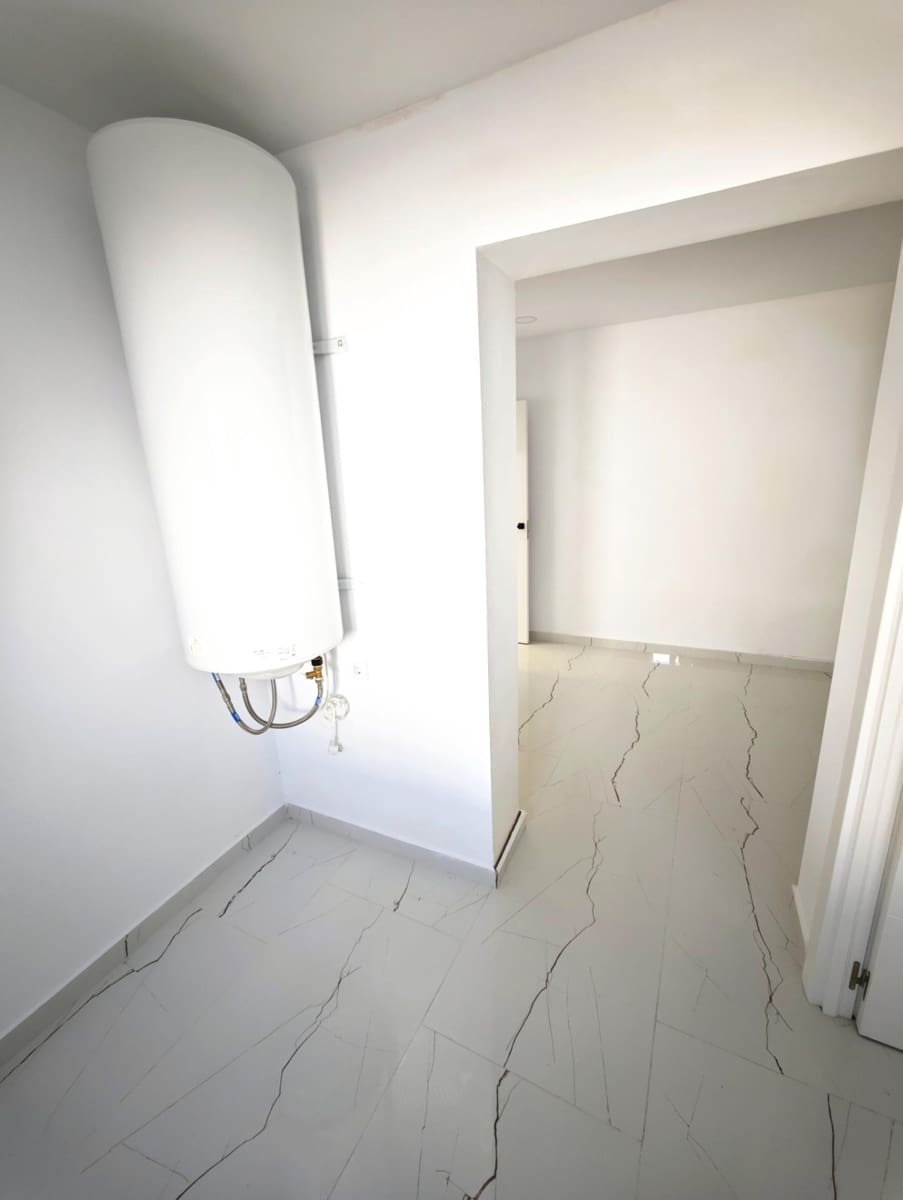 4 bedroom Apartment for sale in Alhaurin el Grande - € 295,000 (Ref: 9820407)