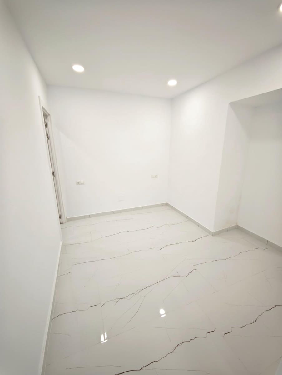 4 bedroom Apartment for sale in Alhaurin el Grande - € 295,000 (Ref: 9820407)