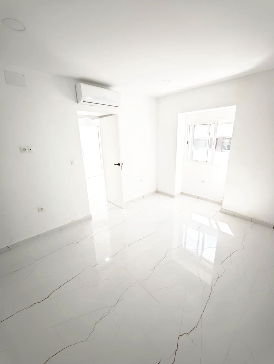 4 bedroom Apartment for sale in Alhaurin el Grande - € 295,000 (Ref: 9820407)