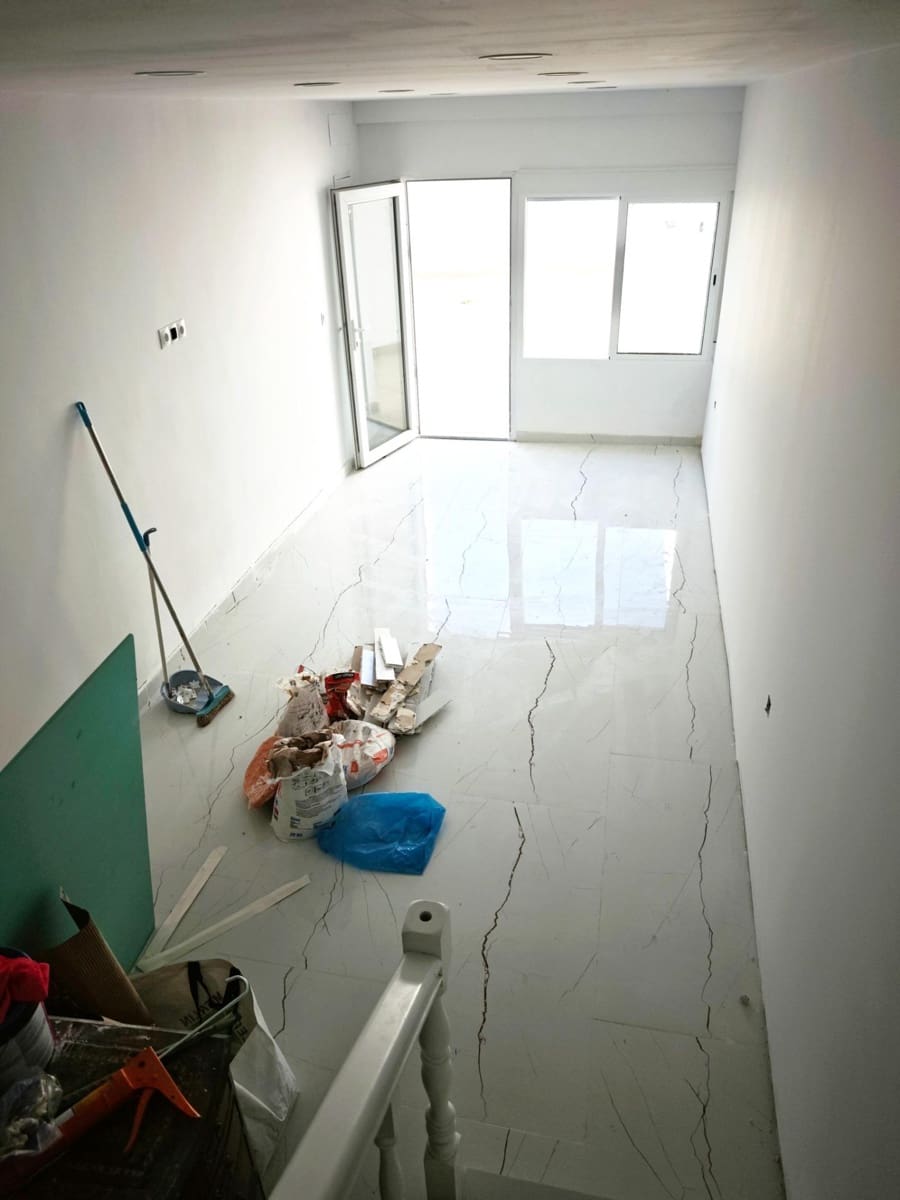 4 bedroom Apartment for sale in Alhaurin el Grande - € 295,000 (Ref: 9820407)