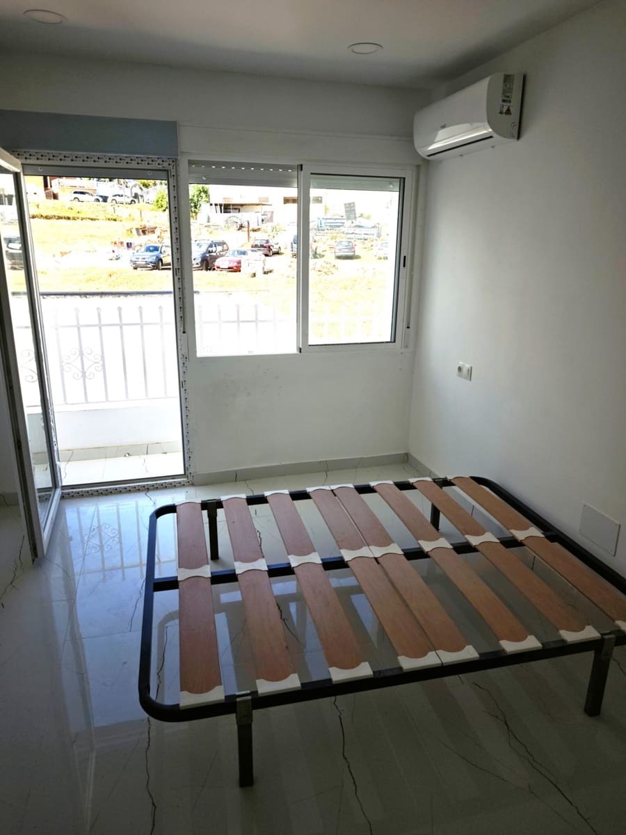 4 bedroom Apartment for sale in Alhaurin el Grande - € 295,000 (Ref: 9820407)