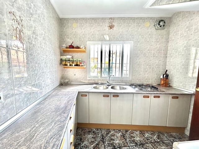 2 soveværelse Villa til salg i Puerto de la Torre, Málaga by - € 299.000 (Ref: 9831742)