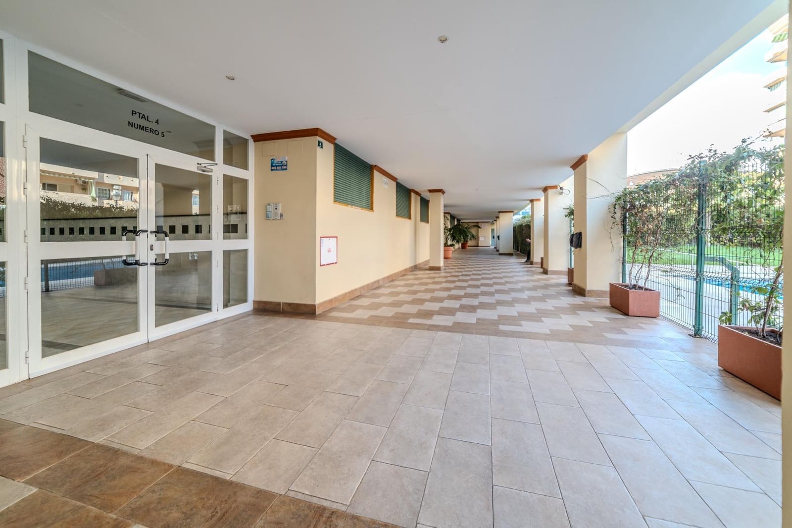 2 soverom Penthouse til salgs i Fuengirola med svømmebasseng - € 450 000 (Ref: 9833921)