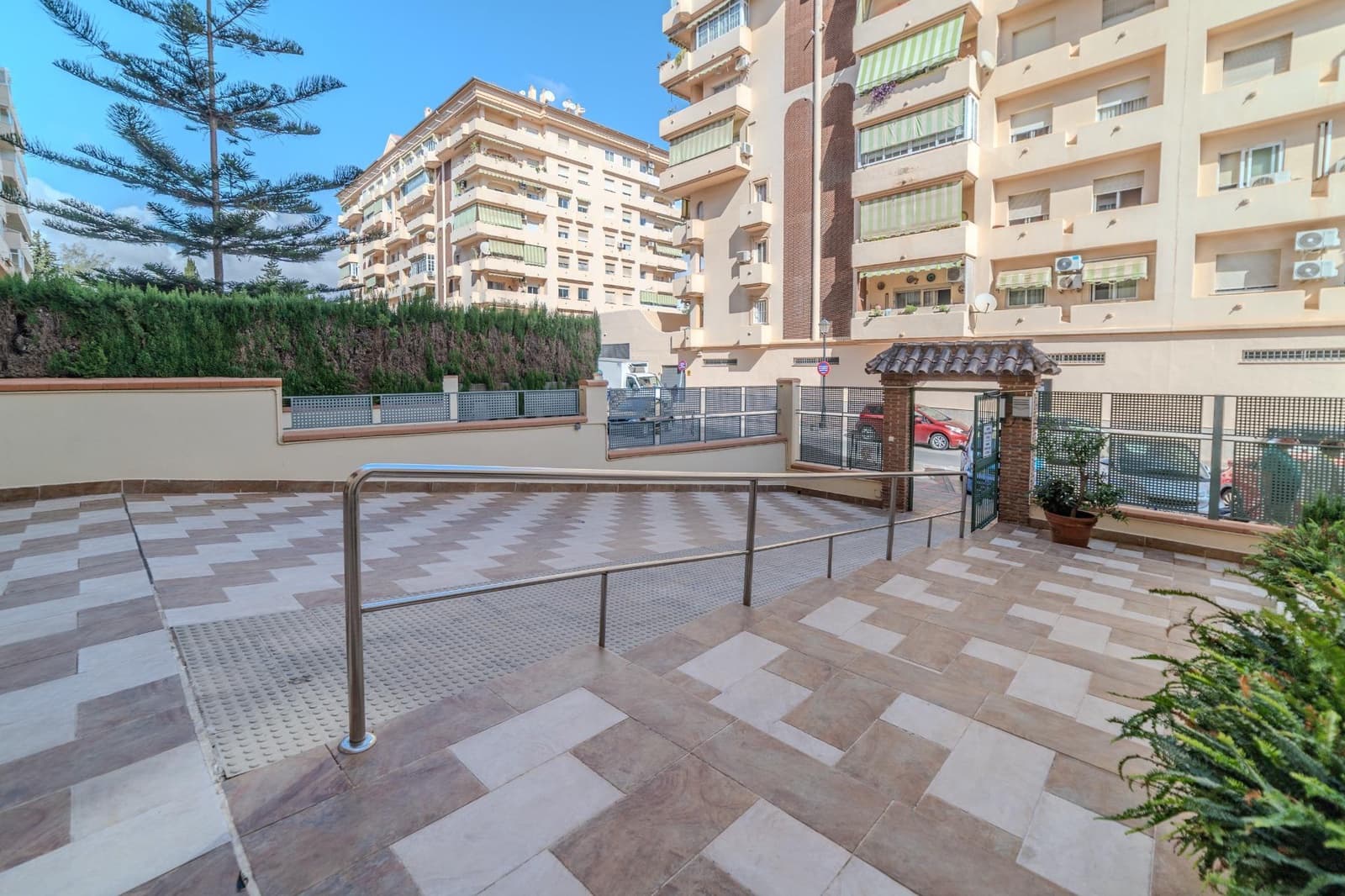 2 soverom Penthouse til salgs i Fuengirola med svømmebasseng - € 450 000 (Ref: 9833921)