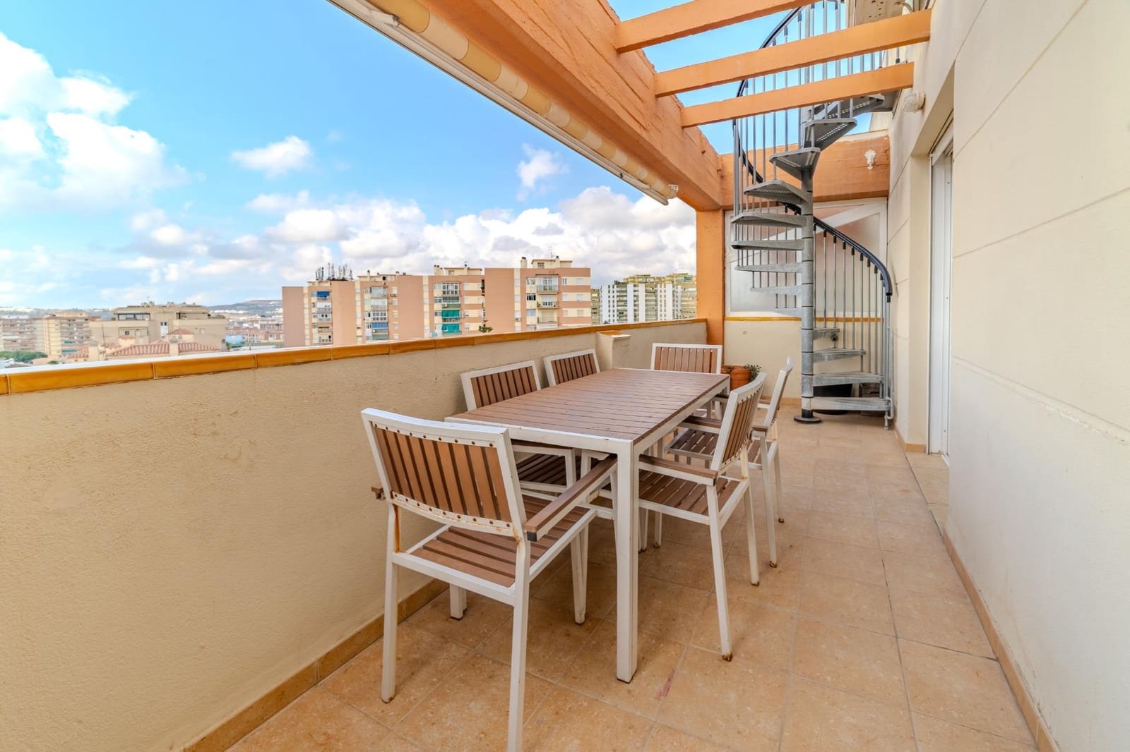 2 soverom Penthouse til salgs i Fuengirola med svømmebasseng - € 450 000 (Ref: 9833921)