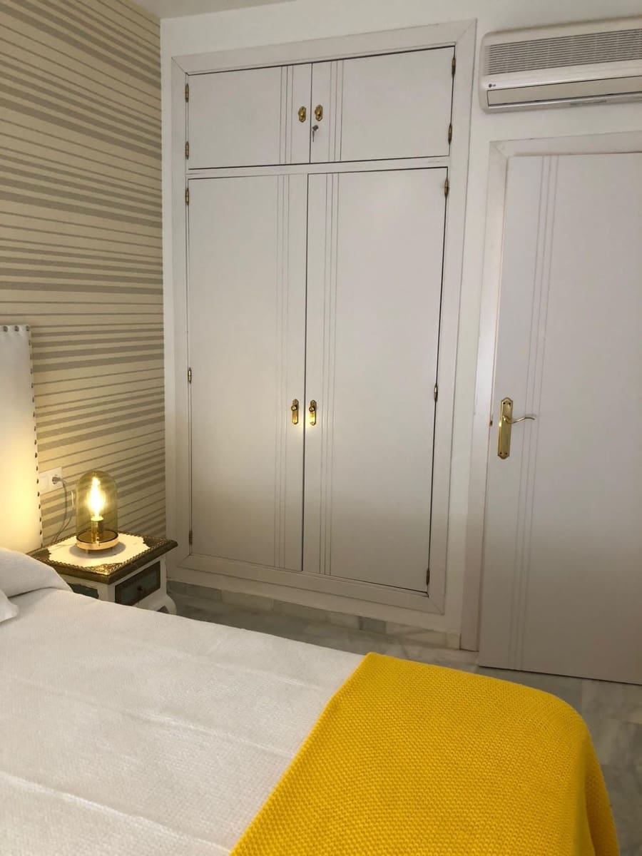 Appartement de 2 chambres à louer à Malaga ville avec garage - 1 350 € (Ref: 9833923)