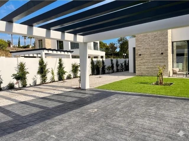 6 chambre Villa/Maison à vendre à Nueva Atalaya, Estepona avec piscine garage - 1 950 000 € (Ref: 9836581)