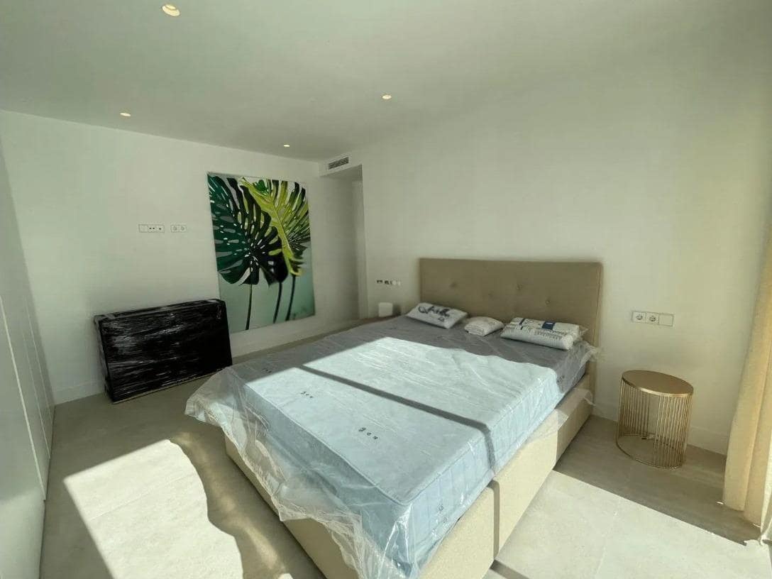 6 chambre Villa/Maison à vendre à New Golden Mile avec piscine garage - 1 950 000 € (Ref: 9836581)