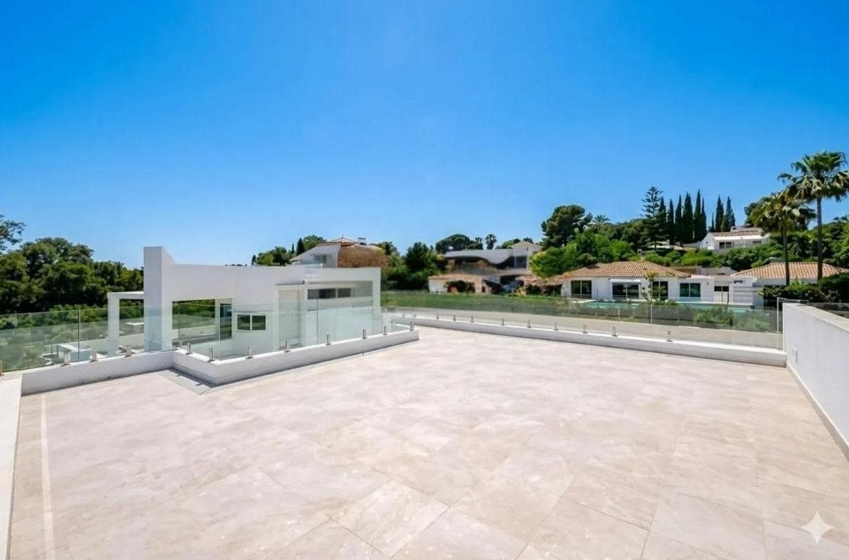 6 chambre Villa/Maison à vendre à New Golden Mile avec piscine garage - 1 950 000 € (Ref: 9836581)