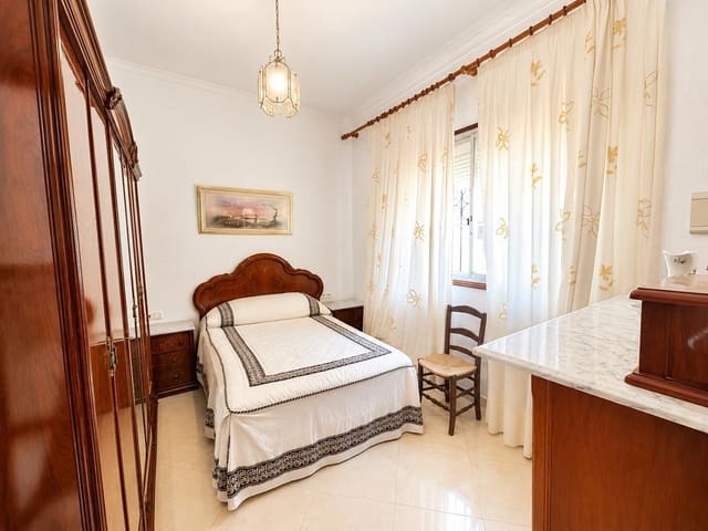 3 sypialnia Dom na sprzedaż w La Trinidad, Miasto Málaga - 345 000 € (Ref: 9836583)