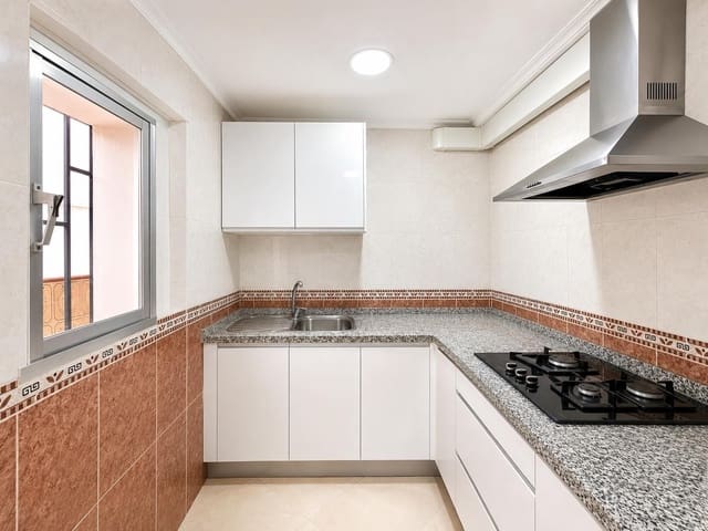 3 sypialnia Dom na sprzedaż w La Trinidad, Miasto Málaga - 345 000 € (Ref: 9836583)