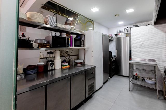Comercial para venda em Torremolinos - 670 000 € (Ref: 9839531)