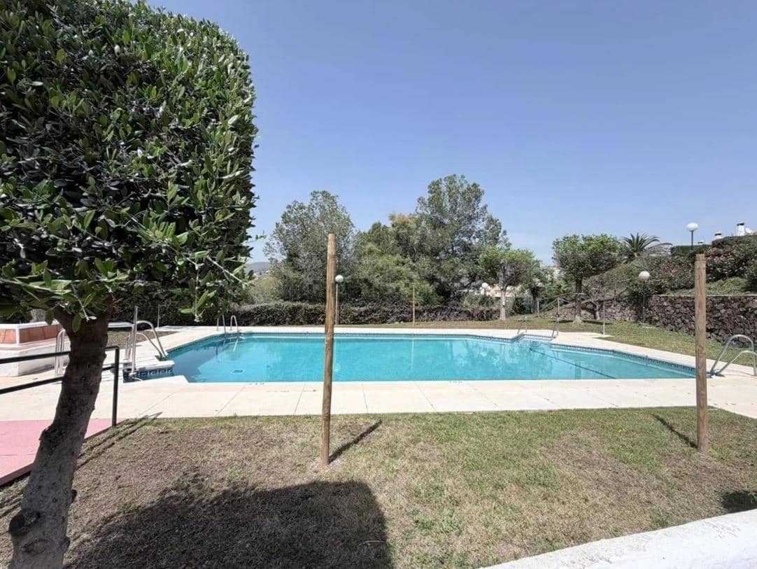 Adosado de 7 habitaciones en Rincón de la Victoria en venta con piscina garaje - 620.000 € (Ref: 9851957)