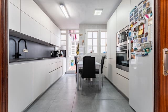 4 soveværelse Lejlighed til salg i Perchel Sur, Málaga by med garage - € 580.000 (Ref: 9876638)